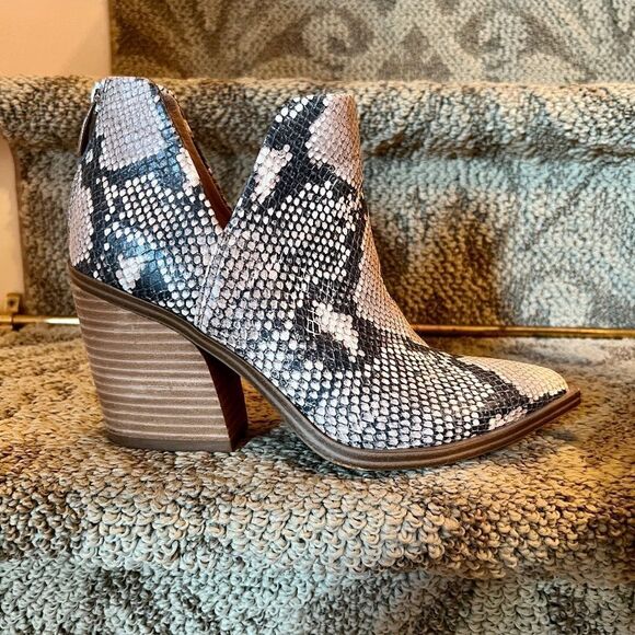 $148 EEUC Steve Madden Camryn Snake Print Ankle Boots Bootie Heels Shoes Sz 7.5 - Picture 4 of 8